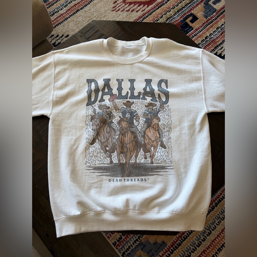 Dead Threads Dallas Cowboys Graphic Pullover Large